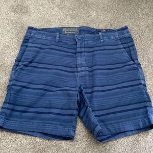 Vineyard Vines Island Short size 33